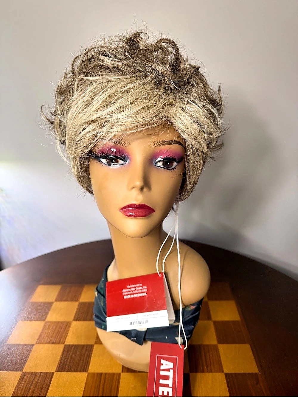 LUCA BY RENE OF PARIS | HF SYNTHETIC WIG | BASIC CAP 
Color: Sandy Silver 
NWT